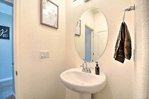 4 Mi to City Center: Family-friendly Retreat!