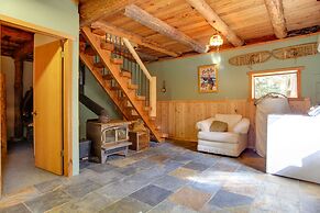 Cozy Easton Cabin w/ Wenatchee Nat'l Forest Views!