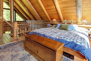 Cozy Easton Cabin w/ Wenatchee Nat'l Forest Views!