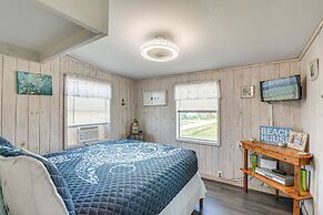 1 Mi to Surfside Beach: Bbq-ready Home in Freeport