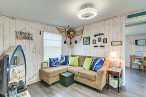 1 Mi to Surfside Beach: Bbq-ready Home in Freeport