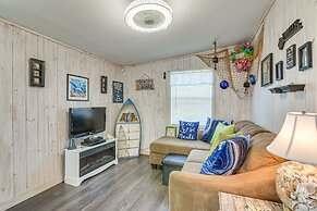 1 Mi to Surfside Beach: Bbq-ready Home in Freeport