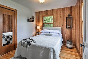 Farmhouse in Country Setting Near Gravity Hill