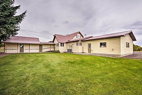 Farmhouse in Country Setting Near Gravity Hill