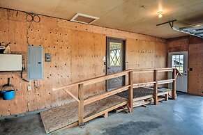 Farmhouse in Country Setting Near Gravity Hill