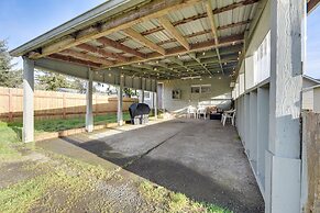 Pet-friendly Hoquiam Cottage w/ River Access!