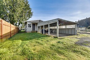 Pet-friendly Hoquiam Cottage w/ River Access!