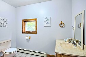 Pet-friendly Gilford Home: 3 Mi to Gunstock & Lake