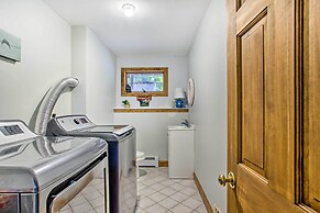 Pet-friendly Gilford Home: 3 Mi to Gunstock & Lake