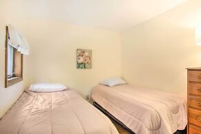 Pet-friendly Gilford Home: 3 Mi to Gunstock & Lake