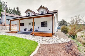 Charming Florence Home w/ Fire Pit & River Views!