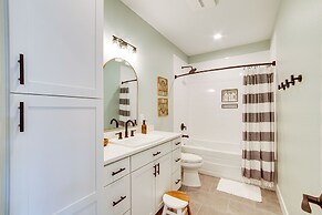 Charming Florence Home w/ Fire Pit & River Views!