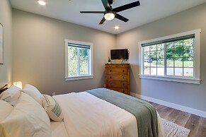 Charming Florence Home w/ Fire Pit & River Views!