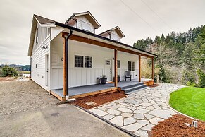 Charming Florence Home w/ Fire Pit & River Views!