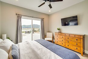 Charming Florence Home w/ Fire Pit & River Views!