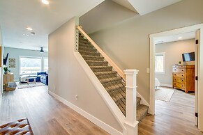 Charming Florence Home w/ Fire Pit & River Views!