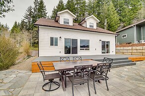 Charming Florence Home w/ Fire Pit & River Views!