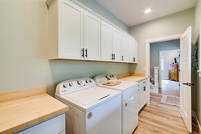 Charming Florence Home w/ Fire Pit & River Views!