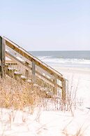 Large Home w/ Hot Tub & Pool: 500 ft to the Beach