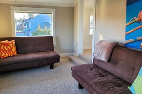 Waterfront Seaside Beach Home w/ Views & Hot Tub!