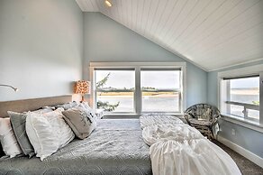 Waterfront Seaside Beach Home w/ Views & Hot Tub!