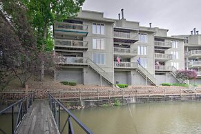 2 Mi to Margaritaville Resort: Lake-view Retreat!