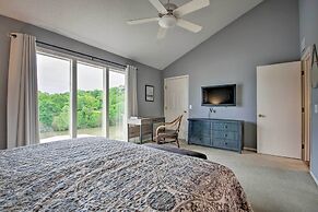 2 Mi to Margaritaville Resort: Lake-view Retreat!