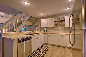 2 Mi to Margaritaville Resort: Lake-view Retreat!