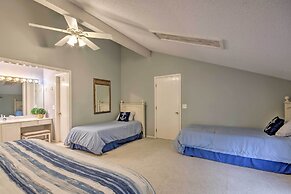 2 Mi to Margaritaville Resort: Lake-view Retreat!