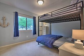 2 Mi to Margaritaville Resort: Lake-view Retreat!