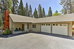 Lake Almanor Country Club Home w/ Views & Kayaks!