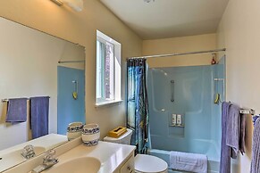 Lake Almanor Country Club Home w/ Views & Kayaks!