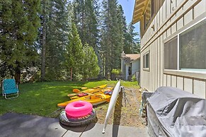 Lake Almanor Country Club Home w/ Views & Kayaks!