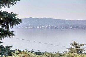 Hudson River Views: Briarcliff Manor Home w/ Deck