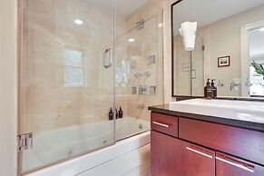 Hudson River Views: Briarcliff Manor Home w/ Deck