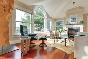 Hudson River Views: Briarcliff Manor Home w/ Deck