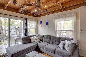 Spacious Lakeside Cottage - 2 Miles to Marblehead!