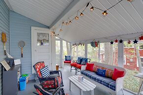 Spacious Lakeside Cottage - 2 Miles to Marblehead!