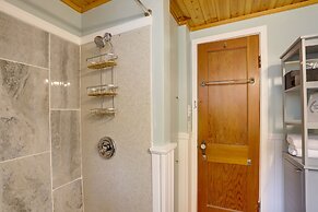 Spacious Lakeside Cottage - 2 Miles to Marblehead!