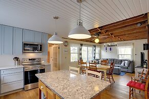 Spacious Lakeside Cottage - 2 Miles to Marblehead!