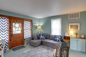 Spacious Lakeside Cottage - 2 Miles to Marblehead!