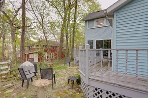 Spacious Lakeside Cottage - 2 Miles to Marblehead!