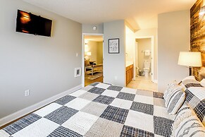 Gatlinburg Condo w/ Smoky Views: Walk to Town!