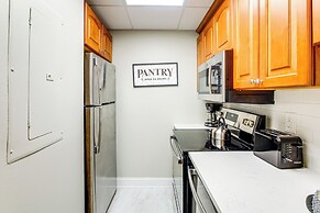 Gatlinburg Condo w/ Smoky Views: Walk to Town!