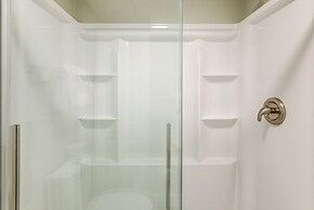 Gatlinburg Condo w/ Smoky Views: Walk to Town!