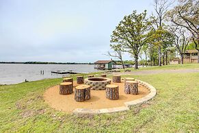 Mineola Lake House w/ Dock & Fire Pit!