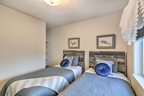 Stunning Anchorage Townhome ~ 5 Mi to Dtwn!