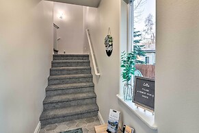 Stunning Anchorage Townhome ~ 5 Mi to Dtwn!