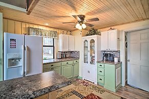 Douglas Lake Cabin w/ Mountain-view Deck & Grill