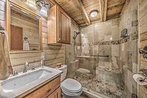 Tree-lined 'polly's Perch' w/ Mountain Views!